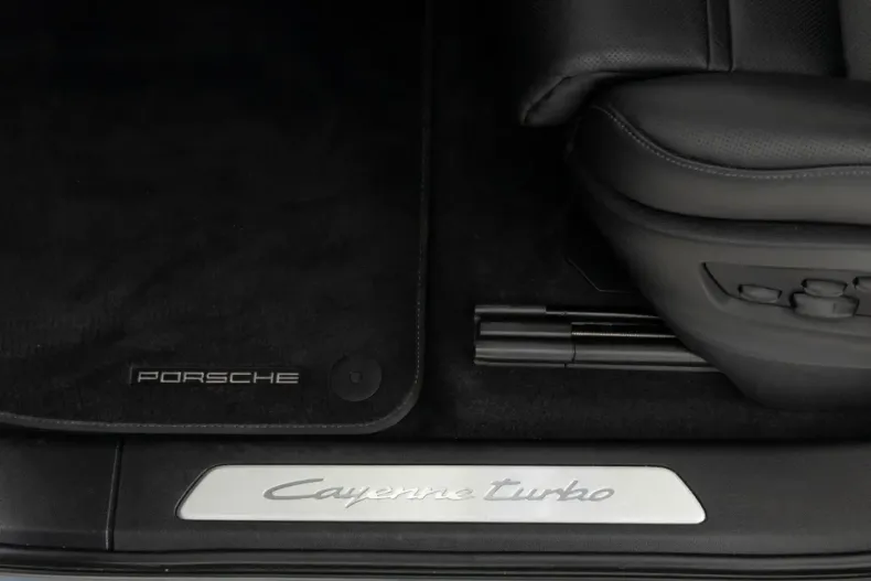 Porsche Cayenne din 2024 cu 31.490 km - oferta POR211545 - foto 28