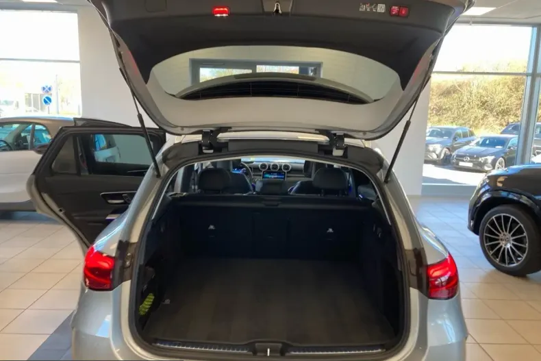 Mercedes-Benz GLC 200 (Clasa GLC) din 2025 cu 9.079 km - oferta MER211562 - foto 12