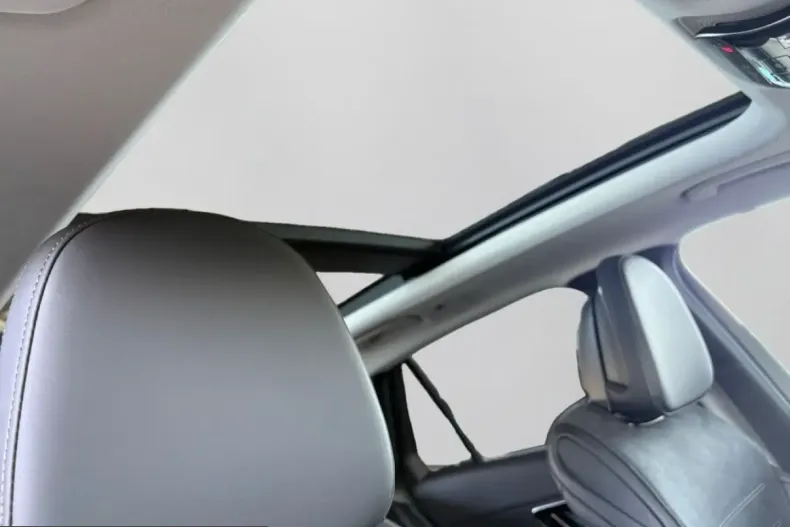 Mercedes-Benz GLC 200 (Clasa GLC) din 2025 cu 5.565 km - oferta MER211584 - foto 18