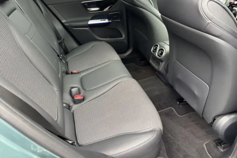 Mercedes-Benz GLC 200 (Clasa GLC) din 2024 cu 14.316 km - oferta MER211589 - foto 21