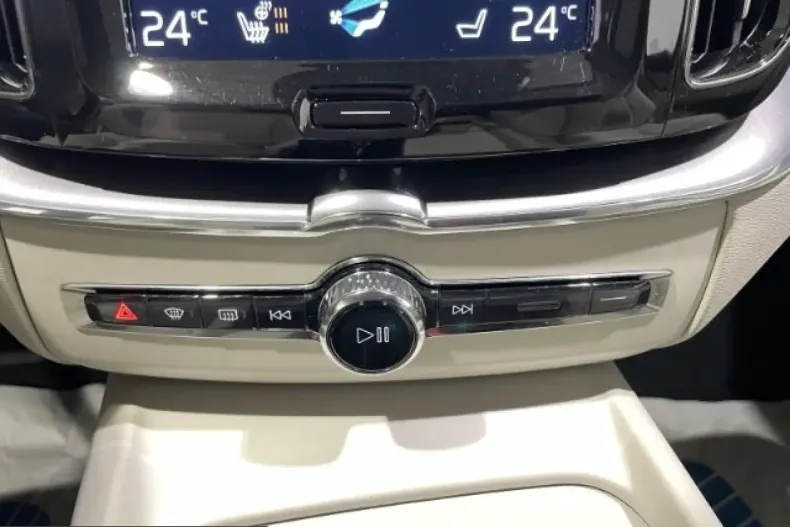 Volvo XC60 din 2021 cu 44.000 km - oferta VOL211594 - foto 14