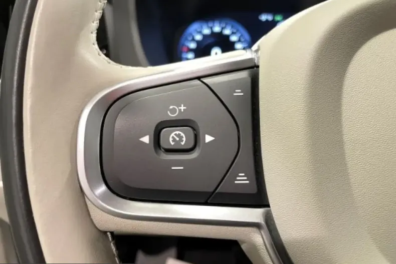 Volvo XC60 din 2021 cu 44.000 km - oferta VOL211594 - foto 20