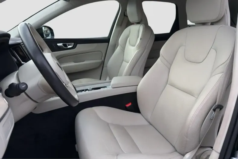 Volvo XC60 din 2023 cu 74.100 km - oferta VOL211595 - foto 13