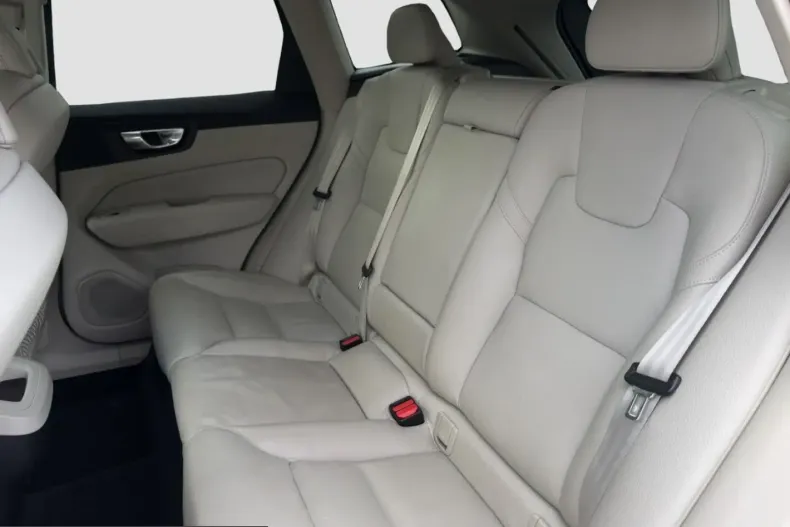 Volvo XC60 din 2023 cu 74.100 km - oferta VOL211595 - foto 14