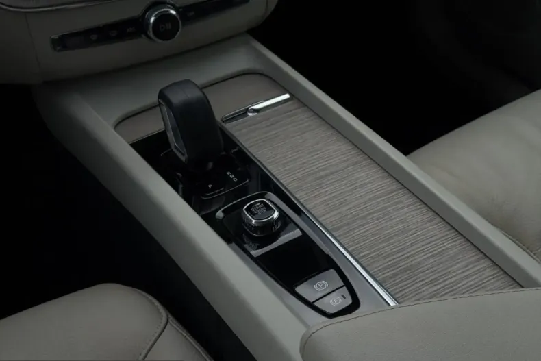 Volvo XC60 din 2023 cu 74.100 km - oferta VOL211595 - foto 18