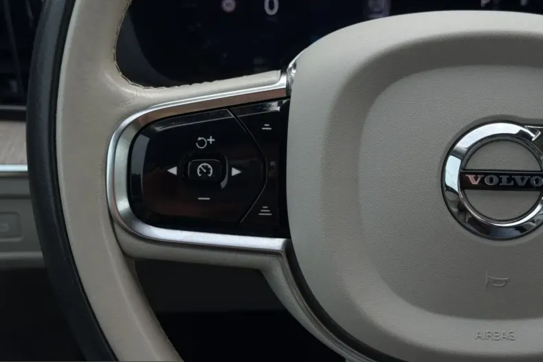 Volvo XC60 din 2023 cu 74.100 km - oferta VOL211595 - foto 21