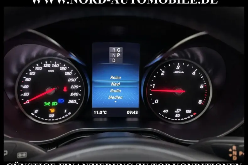 Mercedes-Benz V 300 (Clasa V) din 2022 cu 67.919 km - oferta MER211600 - foto 24