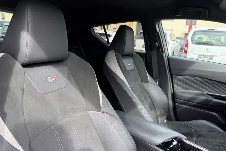 Toyota C-HR din 2021 cu 62.000 km - oferta TOY211607 - foto 21