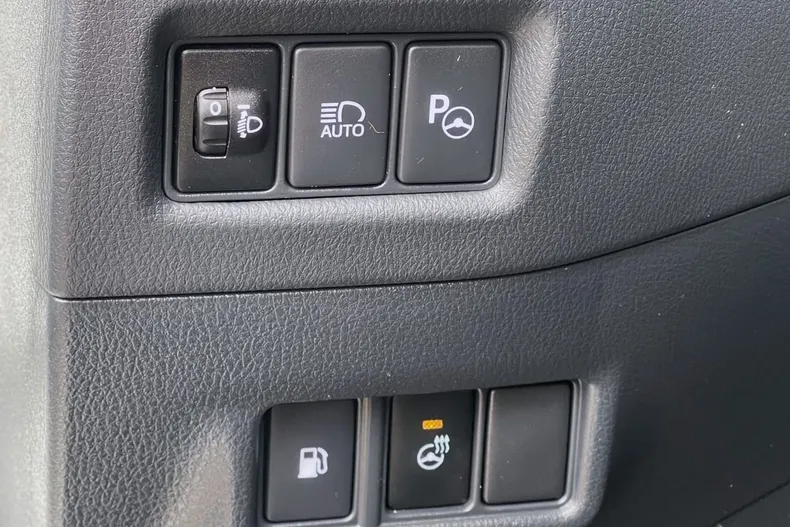 Toyota C-HR din 2021 cu 73.000 km - oferta TOY211608 - foto 39
