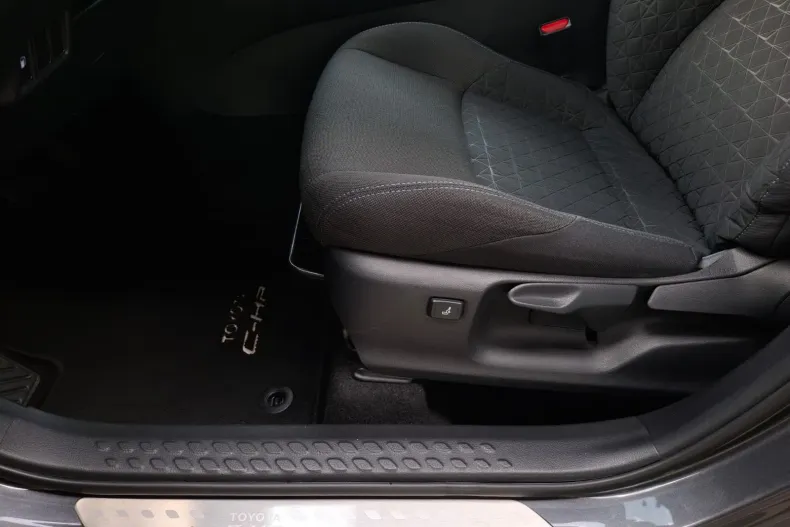 Toyota C-HR din 2021 cu 67.795 km - oferta TOY211610 - foto 24