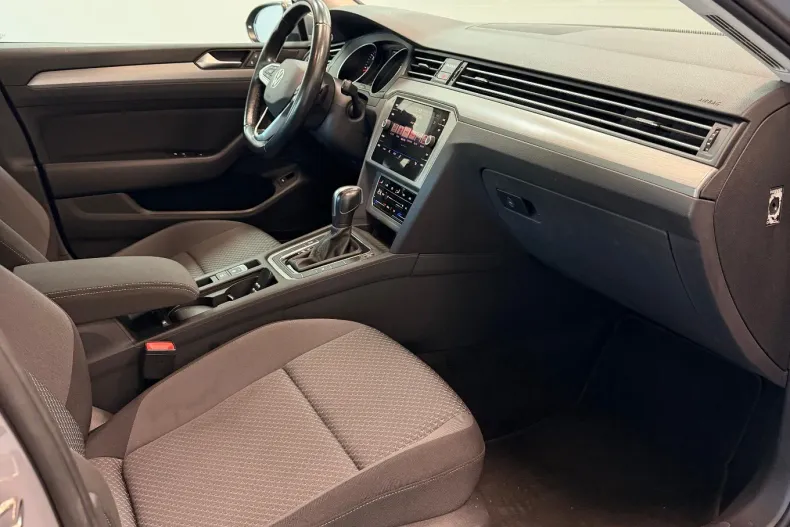 Volkswagen Passat din 2022 cu 134.000 km - oferta VOL211622 - foto 29