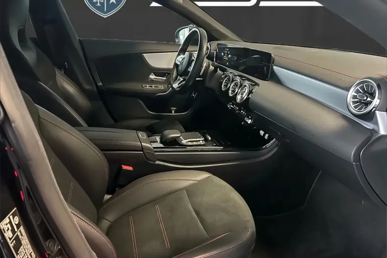Mercedes-Benz CLA 220 (Clasa CLA) din 2021 cu 30.000 km - oferta MER211649 - foto 11