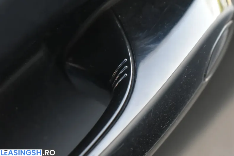 BMW 320i (Seria 3) din 2023 cu 142.466 km - oferta BMW211662 - foto 11