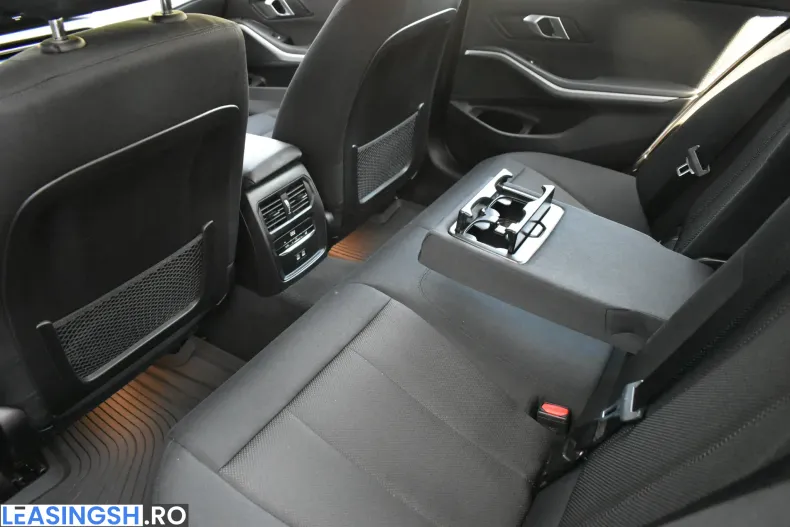 BMW 320i (Seria 3) din 2023 cu 142.466 km - oferta BMW211662 - foto 19