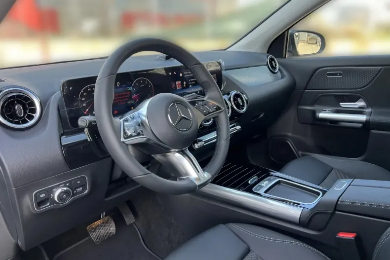 Mercedes-Benz GLA din 2026 cu 10 km - oferta MER211687 - foto 10