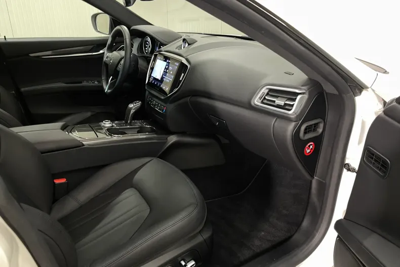 Maserati Ghibli din 2023 cu 88.425 km - oferta MAS211709 - foto 9