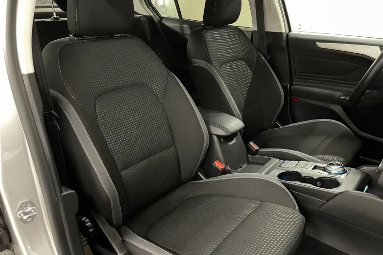 Ford Focus din 2022 cu 86.401 km - oferta FOR211721 - foto 9