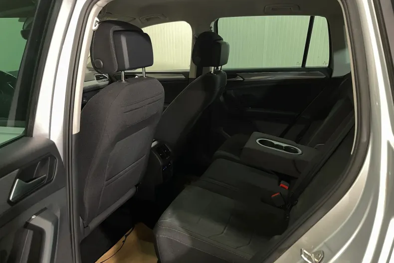 Volkswagen Tiguan din 2022 cu 50.317 km - oferta VOL211727 - foto 11