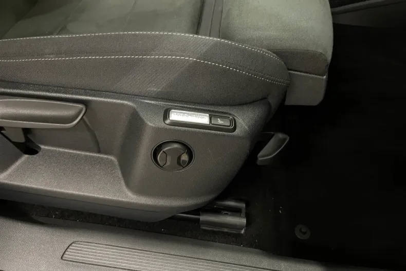 Volkswagen Tiguan din 2022 cu 50.317 km - oferta VOL211727 - foto 21