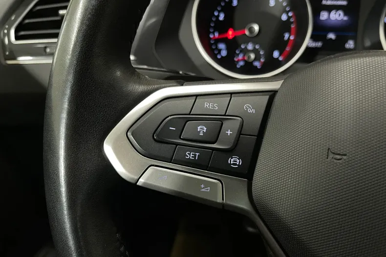 Volkswagen Tiguan din 2022 cu 50.317 km - oferta VOL211727 - foto 25
