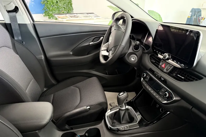 Hyundai i30 din 2026 cu 2 km - oferta HYU211742 - foto 6