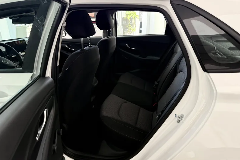 Hyundai i30 din 2026 cu 2 km - oferta HYU211742 - foto 11