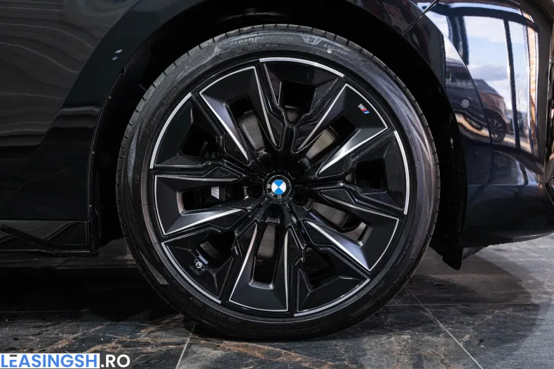 BMW 740d (Seria 7) din 2025 cu 22 km - oferta BMW211764 - foto 9