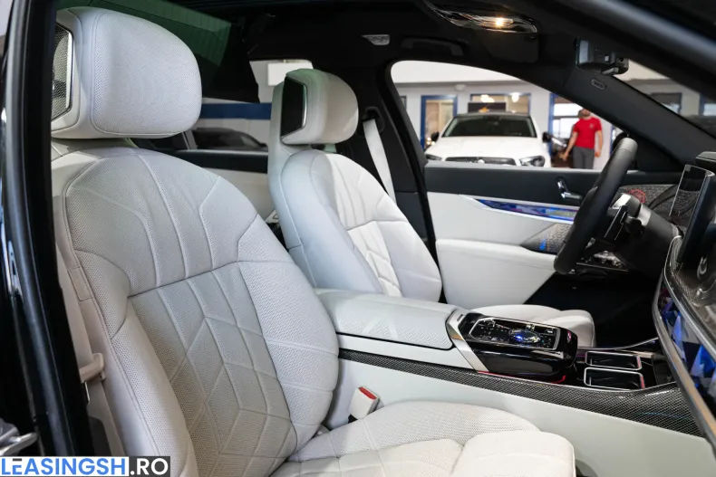 BMW 740d (Seria 7) din 2025 cu 22 km - oferta BMW211764 - foto 28