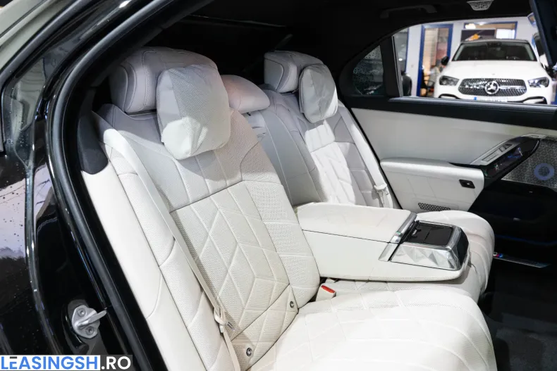 BMW 740d (Seria 7) din 2025 cu 22 km - oferta BMW211764 - foto 32