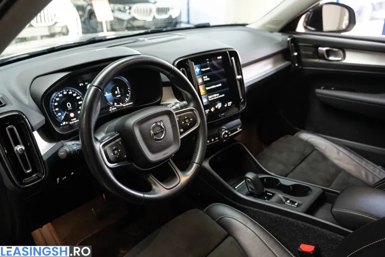 Volvo XC40 din 2021 cu 71.426 km - oferta VOL211765 - foto 5
