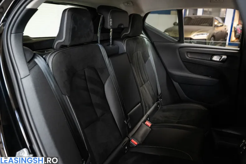 Volvo XC40 din 2021 cu 71.426 km - oferta VOL211765 - foto 7