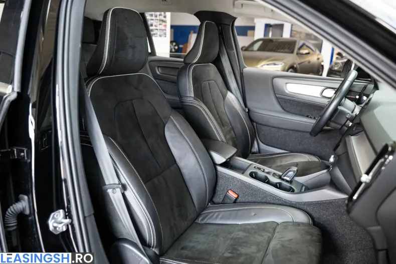 Volvo XC40 din 2021 cu 71.426 km - oferta VOL211765 - foto 8