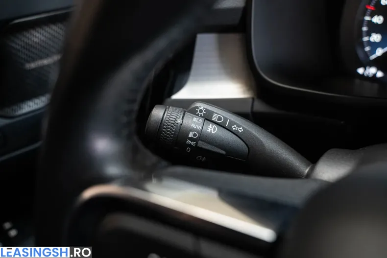 Volvo XC40 din 2021 cu 71.426 km - oferta VOL211765 - foto 24