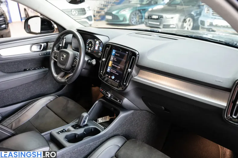Volvo XC40 din 2021 cu 71.426 km - oferta VOL211765 - foto 29