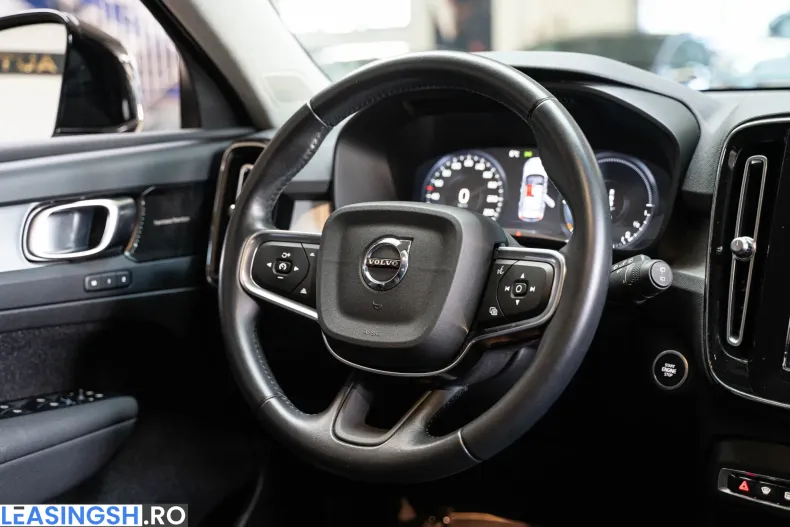 Volvo XC40 din 2021 cu 71.426 km - oferta VOL211765 - foto 31