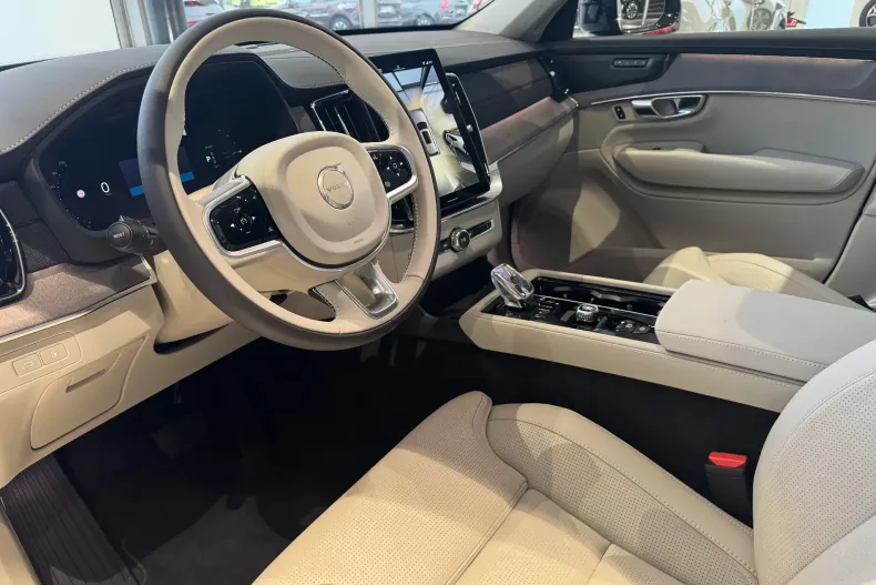 Volvo XC90 din 2025 cu 9 km - oferta VOL211767 - foto 12