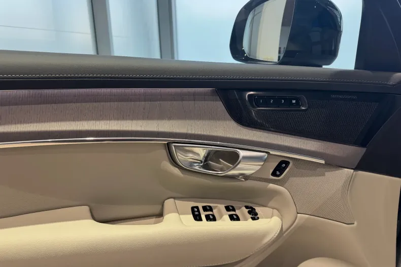 Volvo XC90 din 2025 cu 9 km - oferta VOL211767 - foto 18