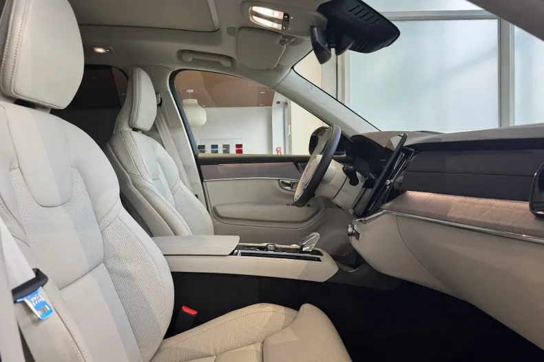 Volvo XC90 din 2025 cu 9 km - oferta VOL211769 - foto 10