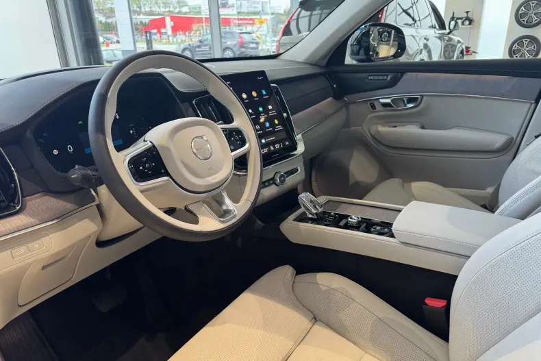 Volvo XC90 din 2025 cu 9 km - oferta VOL211769 - foto 14