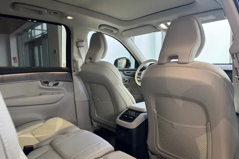Volvo XC90 din 2025 cu 9 km - oferta VOL211769 - foto 16
