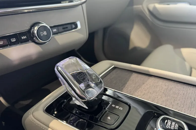 Volvo XC90 din 2025 cu 9 km - oferta VOL211769 - foto 17