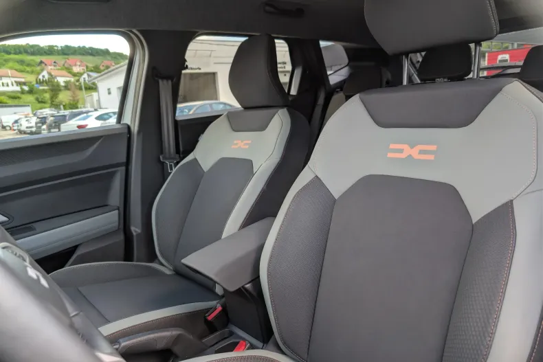 Dacia Duster din 2024 cu 1.004 km - oferta DAC211770 - foto 8