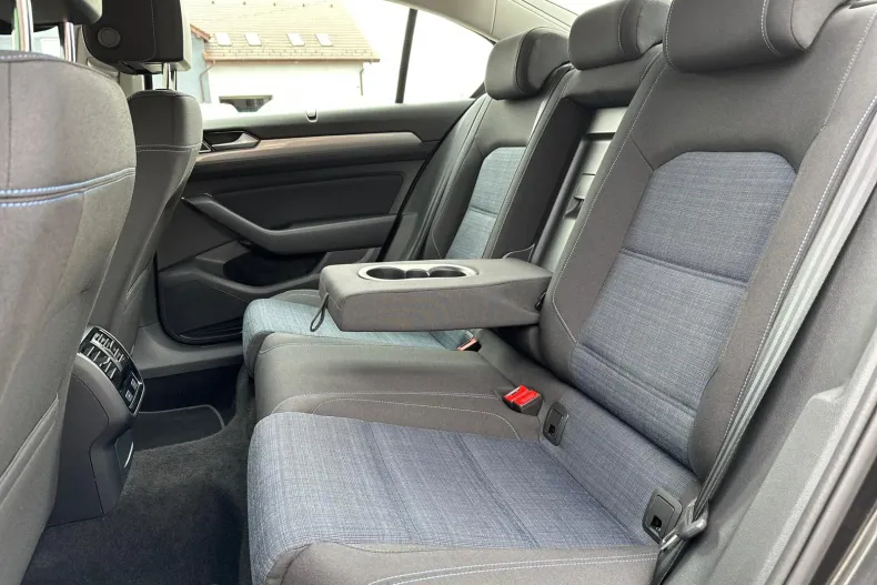 Volkswagen Passat din 2021 cu 149.979 km - oferta VOL211780 - foto 7