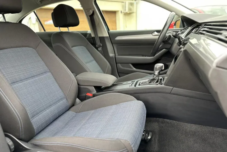Volkswagen Passat din 2021 cu 149.979 km - oferta VOL211780 - foto 11