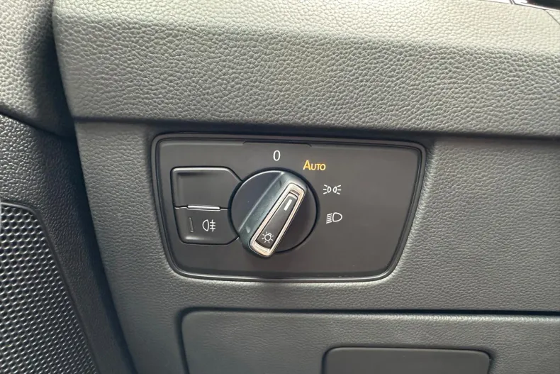 Volkswagen Passat din 2021 cu 149.979 km - oferta VOL211780 - foto 27