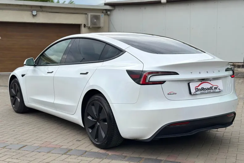 Tesla Model 3 din 2024 cu 66.734 km - oferta TES211784 - foto 3