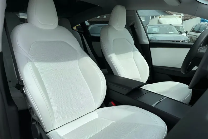 Tesla Model 3 din 2024 cu 66.734 km - oferta TES211784 - foto 17