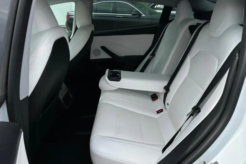 Tesla Model 3 din 2024 cu 66.734 km - oferta TES211784 - foto 20
