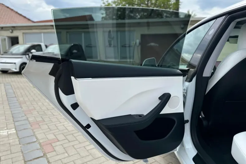 Tesla Model 3 din 2024 cu 66.734 km - oferta TES211784 - foto 23