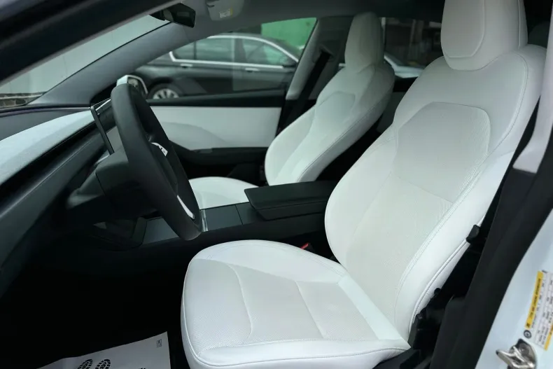 Tesla Model 3 din 2024 cu 66.734 km - oferta TES211784 - foto 24